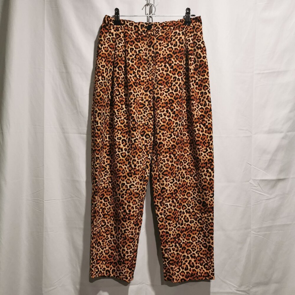 27x24 Cropped Leopard Dress Pants EUC #164